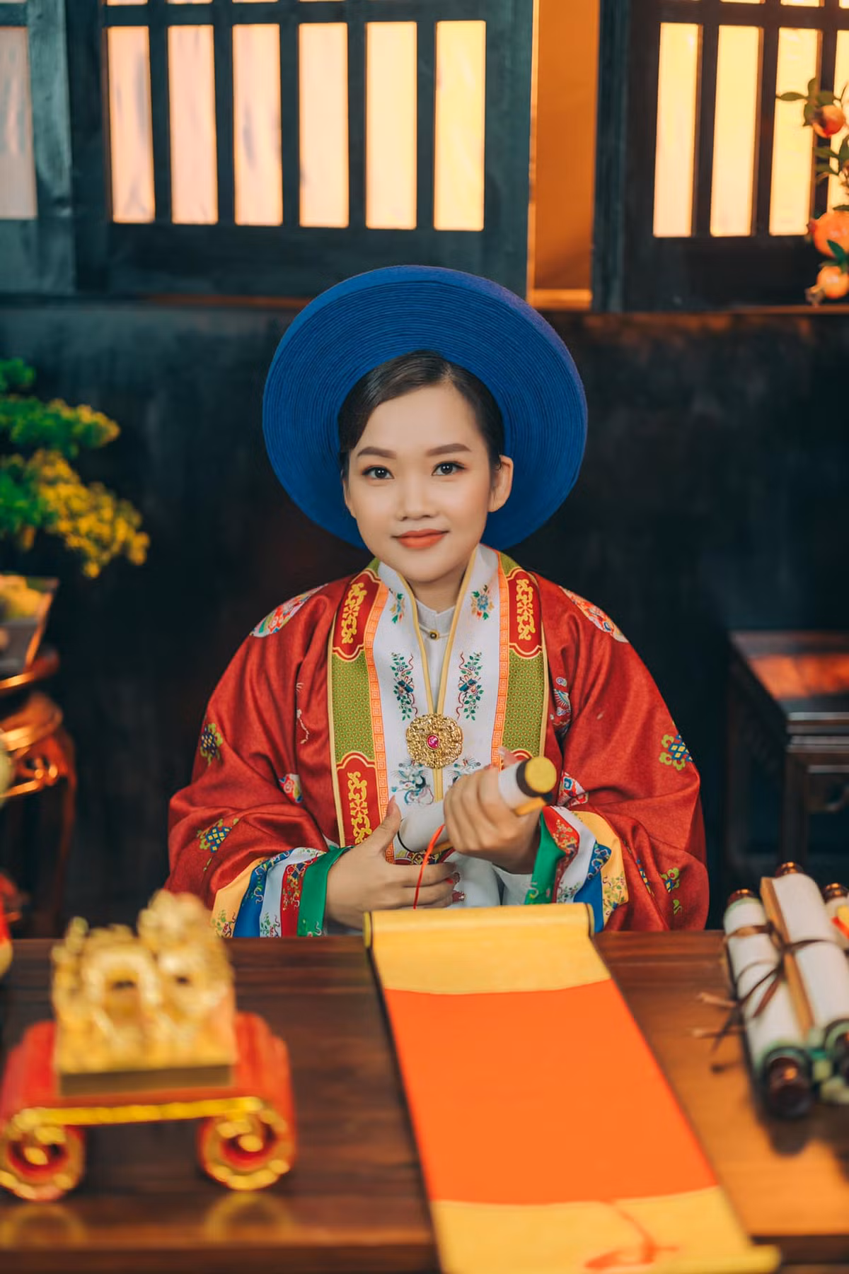 Thuỷ tham khảo nhiều tài liệu để phối màu cho nhân vật được đẹp và đúng với bối cảnh lịch sử nhất. Tuy nhiên, việc nghiên cứu, tổng hợp và kiểm chứng thông tin khiến cô mất mất khá nhiều thời gian bởi có những giai đoạn lịch sử trước đây hiện nay còn sót lại rất ít tư liệu.