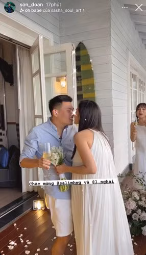 Ngày 7/12 vừa qua, Salim bất ngờ được bạn trai thiếu gia bí mật cầu hôn lãng mạn tại một resort sang chảnh ở Đà Nẵng. Lúc này, hot girl đã vướng nghi án mang thai bởi xuất hiện với chiếc bụng lùm lùm.