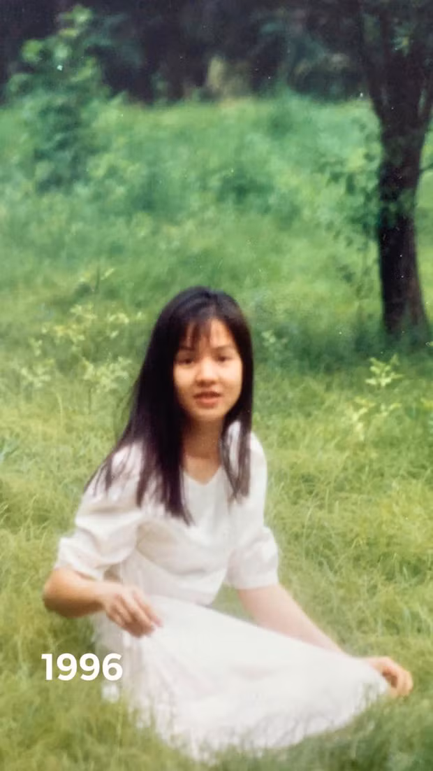 Đặng Diễm Quỳnh vào năm 1996, lúc này cô vừa trở thành tân sinh viên ngành Ngôn ngữ Trung Quốc và Hán ngữ tại Bắc Kinh (Trung Quốc).