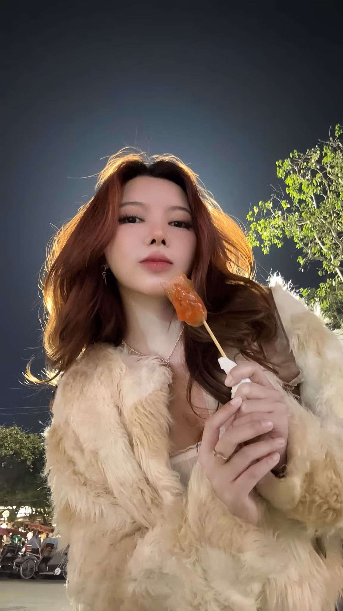 Rất nhiều fan của Ohsusu đã bày tỏ niềm vui mừng và chúc mừng cô nàng vì chuyện này.