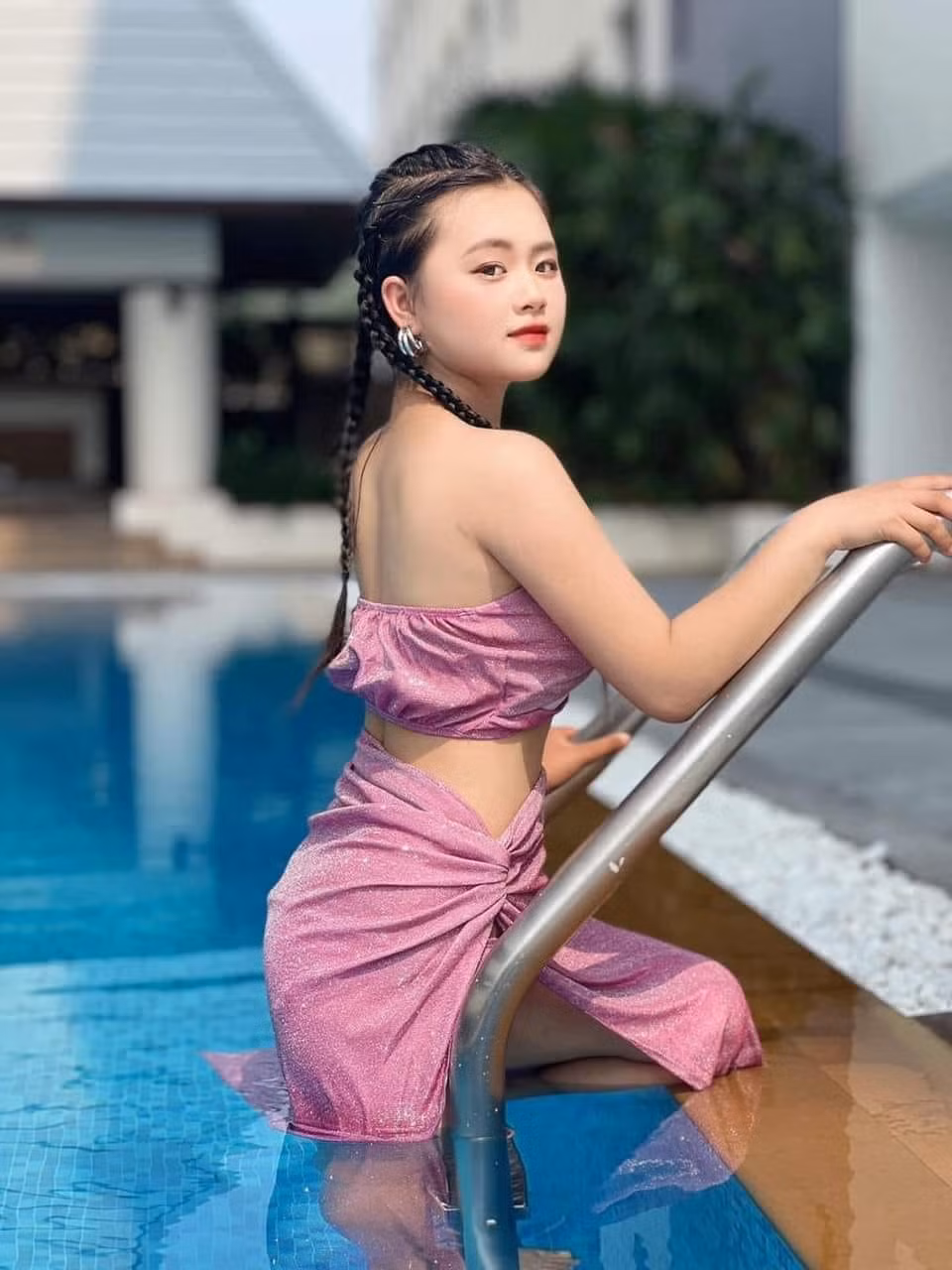 Bên cạnh nhiều lời khen ngợi, nhiều người vẫn thích vẻ đẹp mộc mạc của Dua trước đây hơn so với hiện tại.