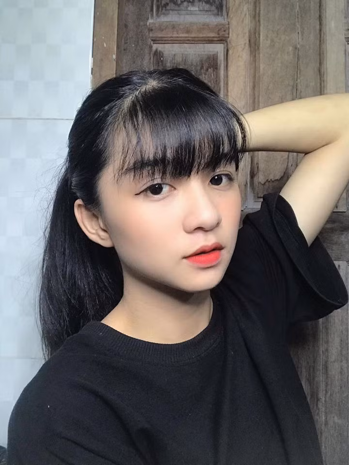 Mi An sở hữu lượng người follow trên Tik Tok gần 200k, cô thường thường quay clip vui nhộn và dễ thương trong lớp học. (@thiet_173)