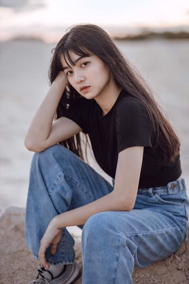 Mi An cũng có số followers trên Facebook và Instagram "kha khá", nàng hot girl xinh đẹp đốn tin cư dân mạng bằng loạt ảnh xinh trong trẻo nhìn là mê.