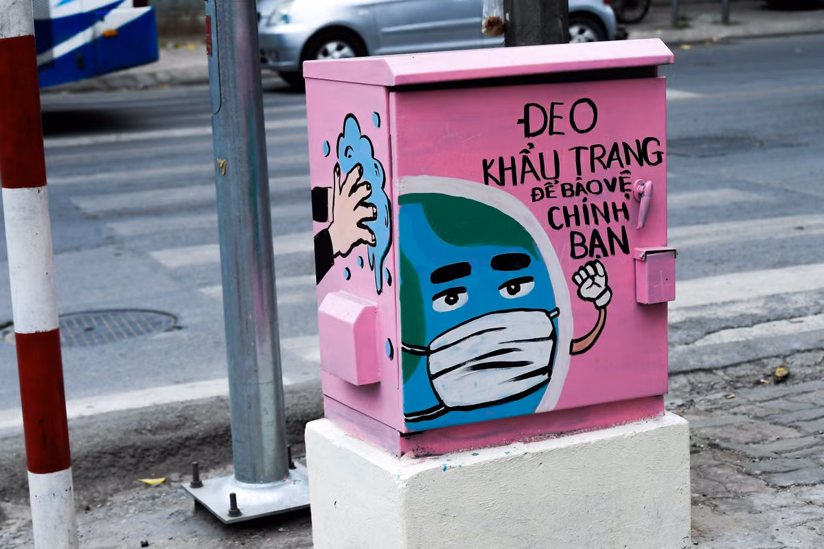 Đeo khẩu trang không chỉ bảo vệ chính mình còn là cả cộng đồng. Bởi một cộng đồng ý thức sẽ tạo nên một đất nước sạch dịch.