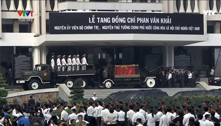 Linh cữu nguyên Thủ tướng Phan Văn Khải đã được đưa về quê nhà ở huyện Củ Chi, TP HCM an táng.