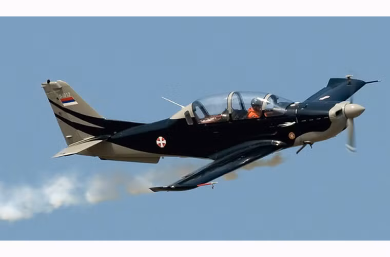 Lasta-95 thực hiện chuyến bay đầu tiên của mình vào tháng 2/2009. Hiện tại Iraq và Serbia đang sử dụng những chiếc máy bay này trong biên chế của mình.