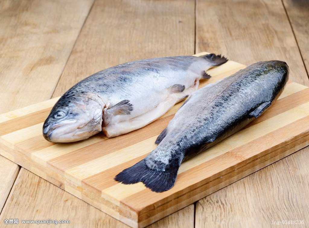 Các cá biển giàu axit béo omega-3 gồm cá hồi, cá mú, cá thu.. các quý ông nên ăn 2 lần/ tuần để có hiệu quả tốt nhất.