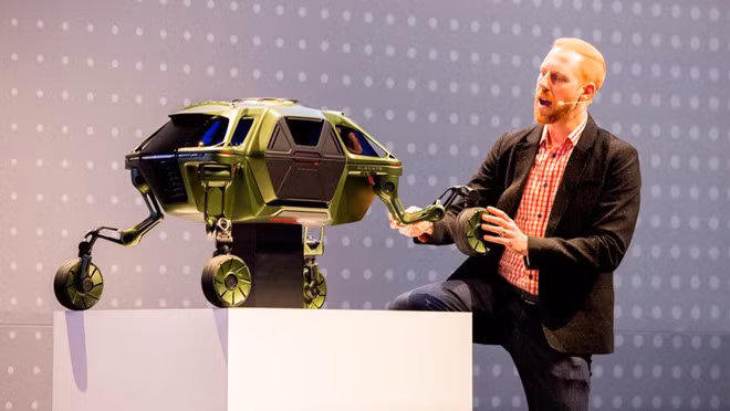 Huyndai mang đến CES 2019 concept xe với tên gọi Elevate. Model này có thiết kế đặc biệt với 4 chân có thể gấp gọn, cho phép nó vượt qua các khu vực địa hình khó khăn.