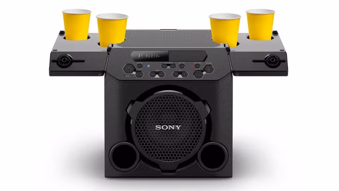 Sony GTK-PG10 là mẫu loa di động có thiết kế đặc biệt. Người dùng có thể đặt được 4 chai/ly bia ở phía trên bề mặt của loa, phù hợp cho những bữa tiệc ngoài trời. Thiết bị cho thời gian sử dụng liên tục lên đến 13 tiếng. GTK-PG10 có mức giá 250 USD, tuy nhiên Sony chưa công bố ngày mở bán chính thức.