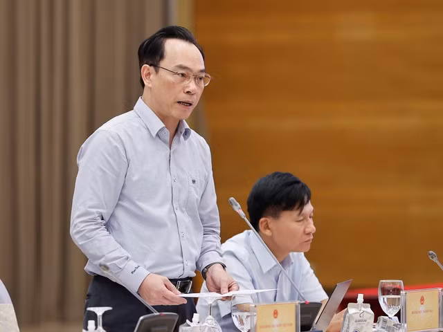 Thu truong Bo GD&DT: “Nguyen vong xet tuyen nganh su pham rat dong“