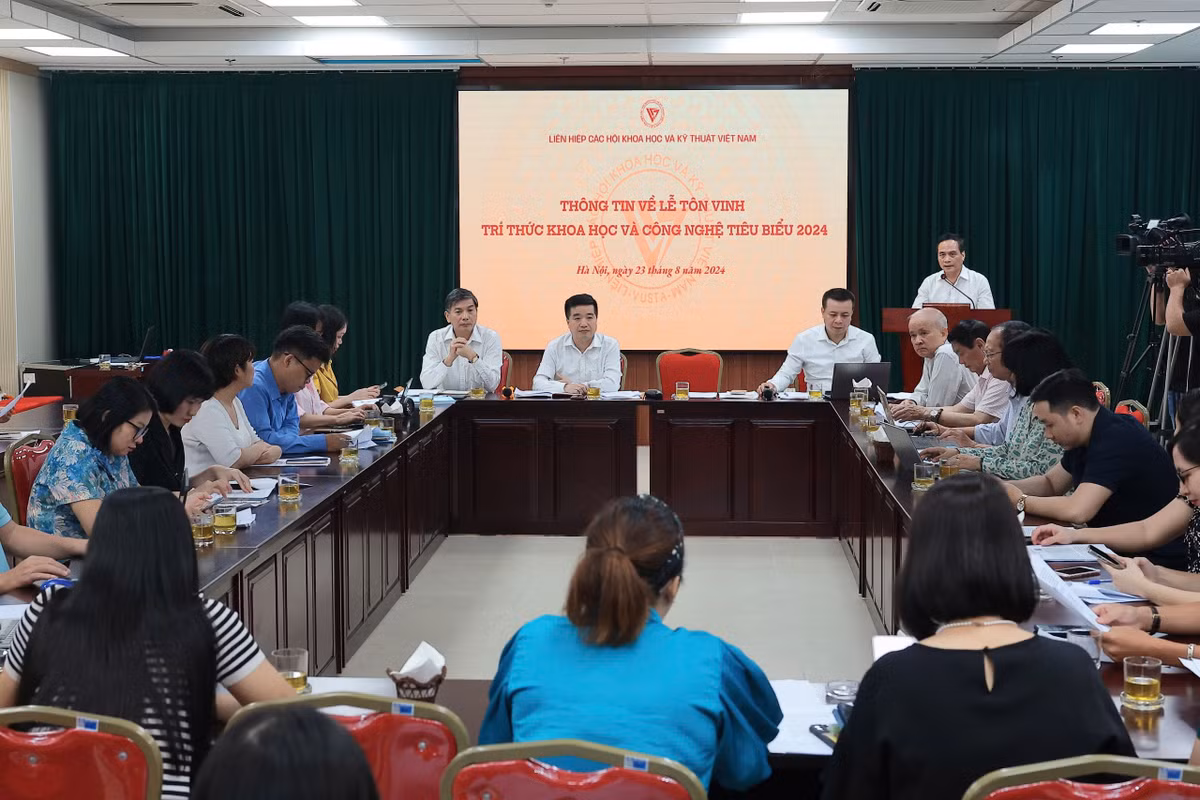 135 tri thuc duoc ton vinh co dong gop xuat sac trong linh vuc KH&CN