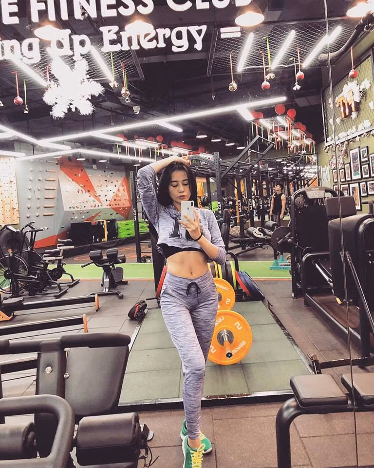 Huệ "Về nhà đi con" hé lộ công cụ để có vòng 3 nở nang - Hình 2 Hue