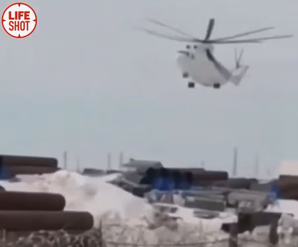 Theo báo cáo, khi đang trên đường từ làng Urengoy đến cánh đồng Vankor, phi hành đoàn của chiếc Mi-26 trên đã báo cáo về sự cố xảy ra với động cơ, sau đó một nỗ lực đã được thực hiện để hạ cánh khẩn cấp.