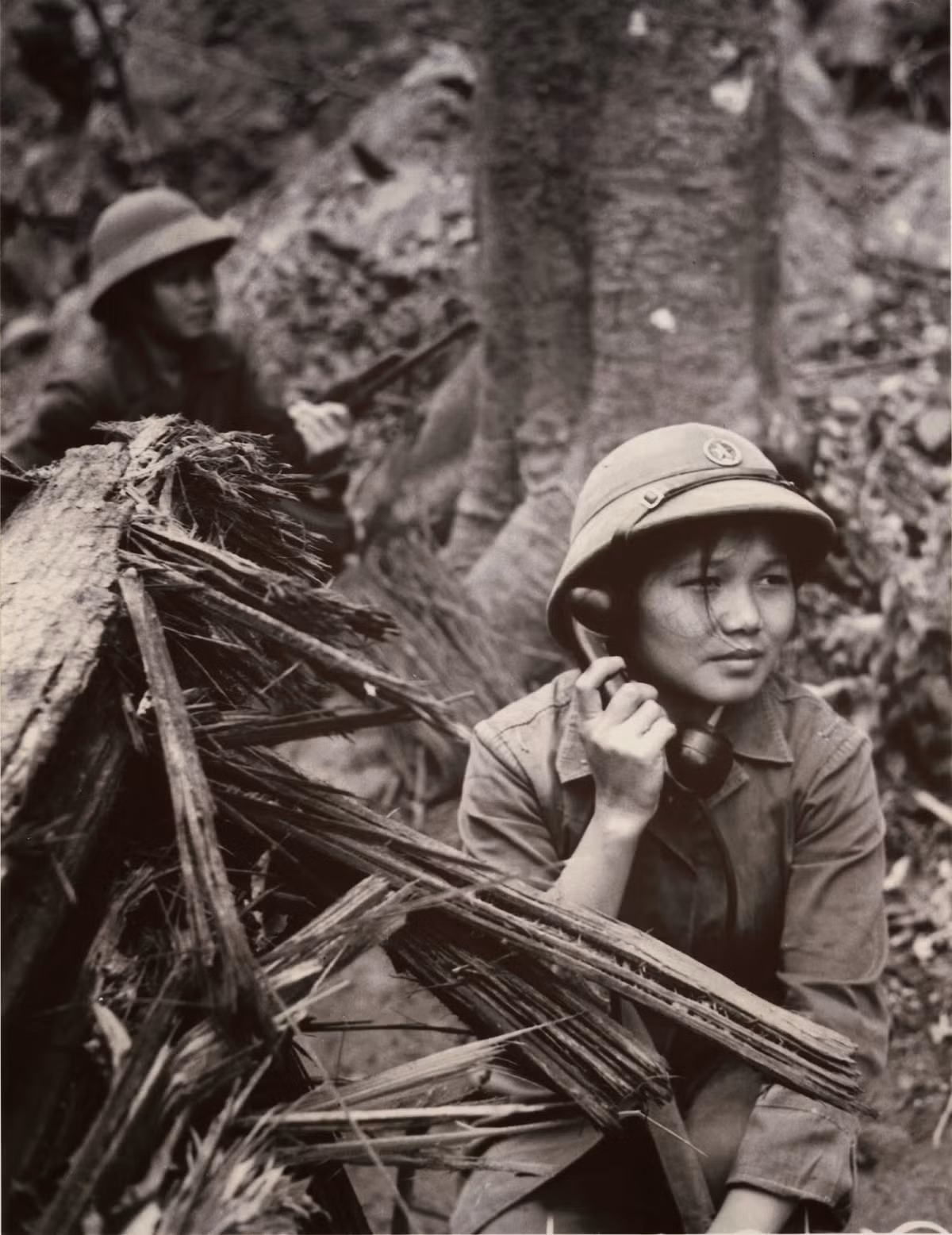 Một nữ chiến sĩ thông tin của Quân Giải phóng. Nguồn ảnh: Flickr.