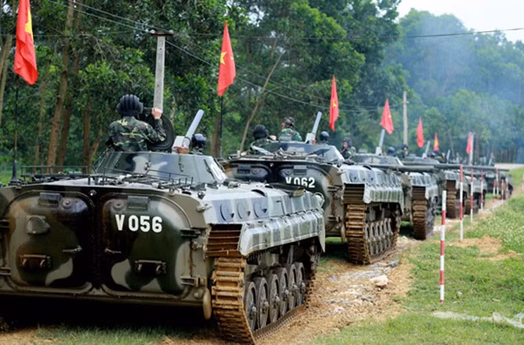 Tuy nhiên, BMP-1 được phát triển đã khá lâu, từ những năm 1960, cho nên hiện nay dòng xe chiến đấu bộ binh này được coi là đã lạc hậu nhiều so với các công nghệ vũ khí hiện tại. Điểm thua kém lớn nhất của BMP-1 so với các dòng xe chiến đấu thế hệ mới chủ yếu nằm ở vũ khí cổ lỗ. Nguồn ảnh: VNQĐ