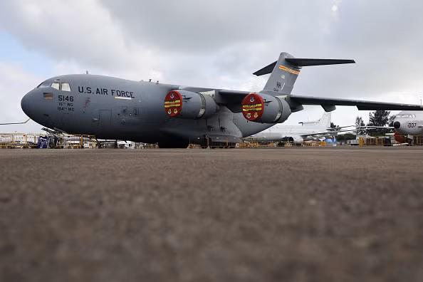 Máy bay vận tải quân sự C-17 Globemaster III của Không quân Mỹ tại khu trưng bày ngoài trời tại Singapore Airshow 2018. Đây là ngựa thồ chủ lực của Không quân Mỹ. Ảnh: Yahoo News
