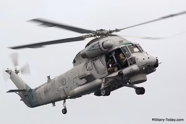 Đứng thứ 9 là trực thăng SH-2G Super Seasprite do Mỹ sản xuất, nhưng hiện chỉ còn được dùng ở Ai Câp, New Zealand, Peru và Ba Lan. Loại máy bay này cũng được trang bị đầy đủ phương tiện chống ngầm gồm sonar cùng các loại vũ khí đa dạng như ngư lôi Mk 50, tên lửa chống hạm AGM-119B hay tên lửa AGM-65 Maverick. Nguồn ảnh: Military-Today
