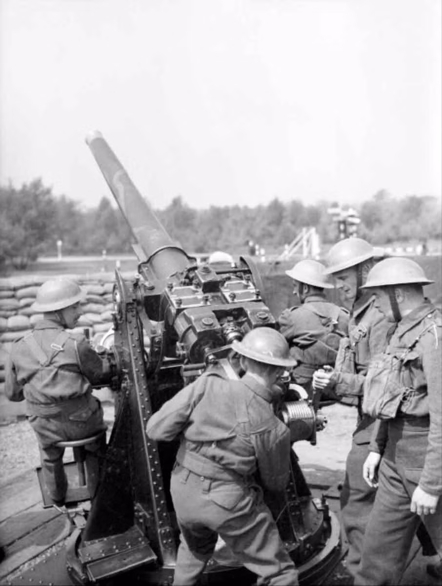 Một khẩu pháo phòng không cỡ nòng 3 inch của Anh (tương đương cỡ 76,2 mm). Nguồn ảnh: WWII.