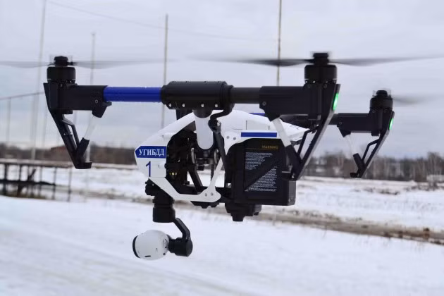 Cận cảnh một UAV dành cho nhiệm vụ giám sát giao thông của cảnh sát Nga. Nguồn ảnh: English Russia
