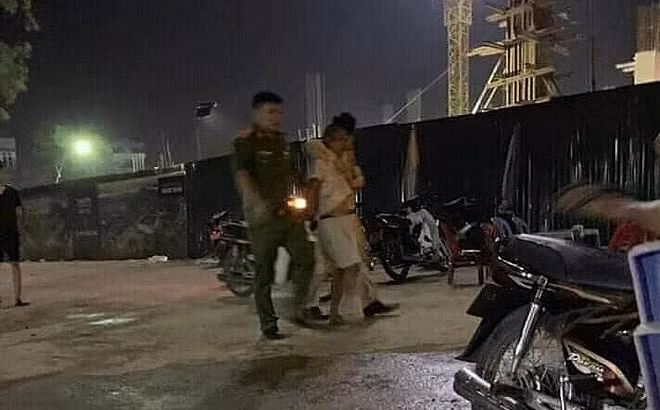 Bi CSGT bat xe, doi tuong ve nha lay dao dam cong an