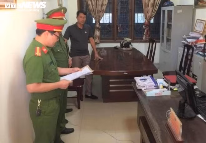 Kham xet noi lam viec cua Quyen Truong phong Chinh sach Ban Dan toc