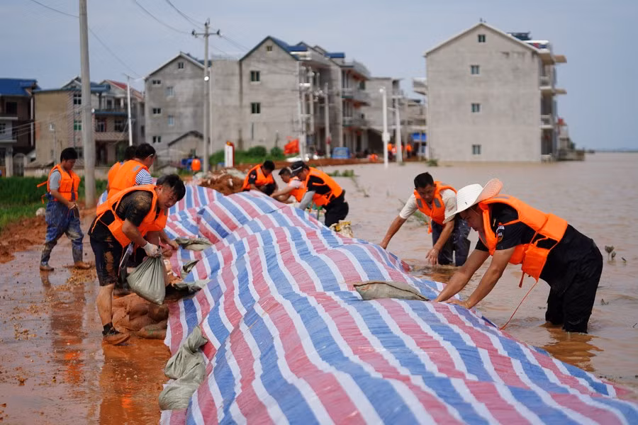 Mua lu lich su o Trung Quoc: Nhung con so gay soc-Hinh-9