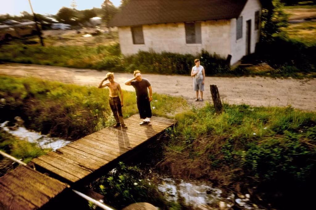 Robert F. Kennedy, thường được gọi bằng tên viết tắt RFK, bị ám sát vào đêm 5/6/1968 sau khi phát biểu trước những người ủng hộ tại khách sạn ở Los Angeles. Khi đó, thượng nghị sĩ bang New York, cựu bộ trưởng tư pháp Mỹ đang là ứng viên hàng đầu cho đề cử tổng thống của đảng Dân chủ.