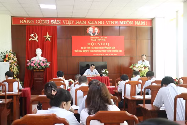 Đối chiếu với Quy định về tiêu chuẩn của phó chánh thanh tra cấp tỉnh được quy định tại Thông tư số 09/2014/TT-TTCP ngày 24/11/2014 của Thanh tra chính phủ, luật sư Cường cho rằng, có thể khi đó, ông Vinh vẫn chưa đủ điều kiện để bổ nhiệm làm Phó chánh thanh tra. Bởi vậy, trường hợp cơ quan chức năng phát hiện chưa đủ điều kiện bổ nhiệm thì có thể thu hồi, hủy bỏ quyết định đó. Đồng thời cũng cần xem lại việc bổ nhiệm Chánh thanh tra đối với vị cán bộ này có đủ tiêu chuẩn, điều kiện hay không để xem xét xử lý theo quy định pháp luật. 