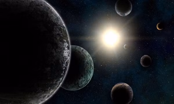 Có thể có tới hàng nghìn hố đen khác có thể tồn tại xung quanh hố đen khổng lồ Sagittarius A ở lõi của dải Ngân hà.
