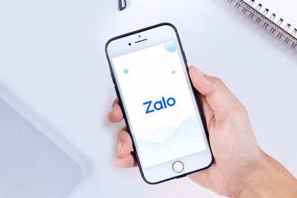 Động thái này của Zalo lập tức vấp phải phản ứng dữ dội từ người dùng. Trên nhiều diễn đàn, có nhiều ý kiến cho biết sẽ gỡ bỏ ứng dụng này và thay thế bằng những ứng dụng khác.