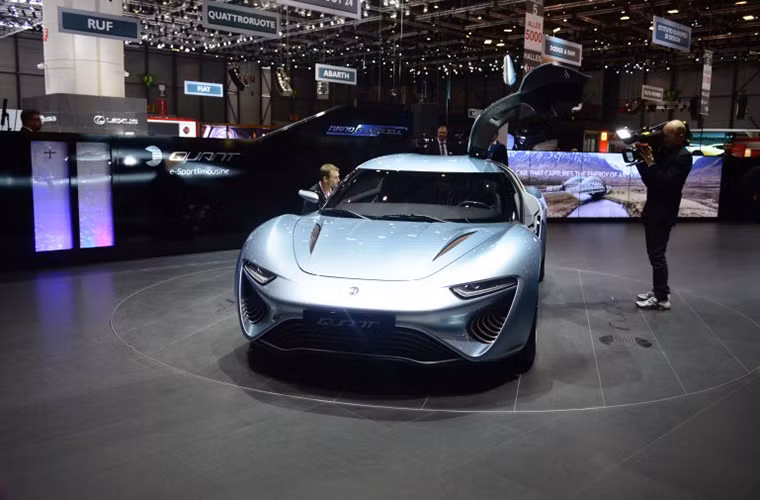 NanoFlowcell từng gây tiếng vang lớn vào năm ngoái khi giới thiệu mẫu xe điện Quant đầu tiên có công suất 920 mã lực và tăng tốc từ 0 lên 100 km/h chỉ trong 2.8 giây