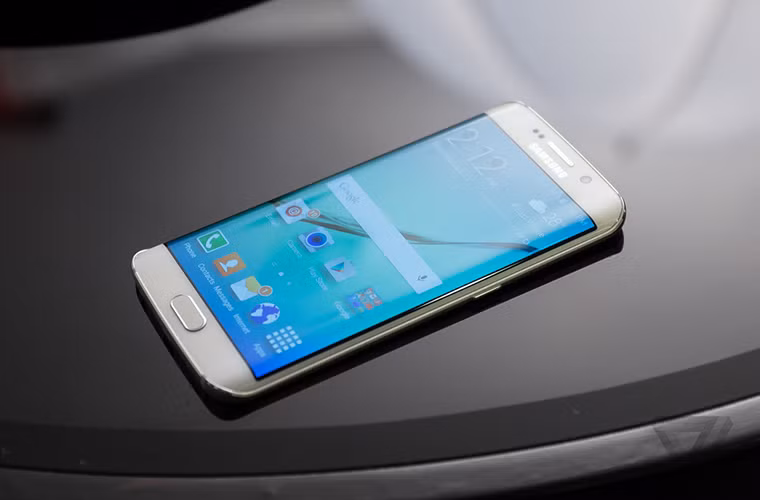 Ngoài ra, thì Galaxy thế hệ mới cũng thuộc top những chiếc điện thoại cao cấp mỏng nhất thế giới.