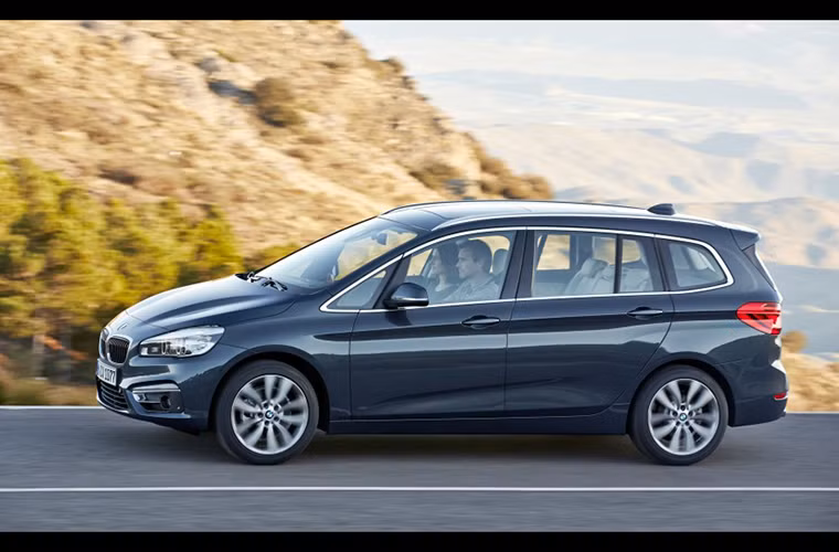 Được BMW gọi là "chiếc xe compact hạng sang đầu tiên cho phép chở tối đa 7 người"
