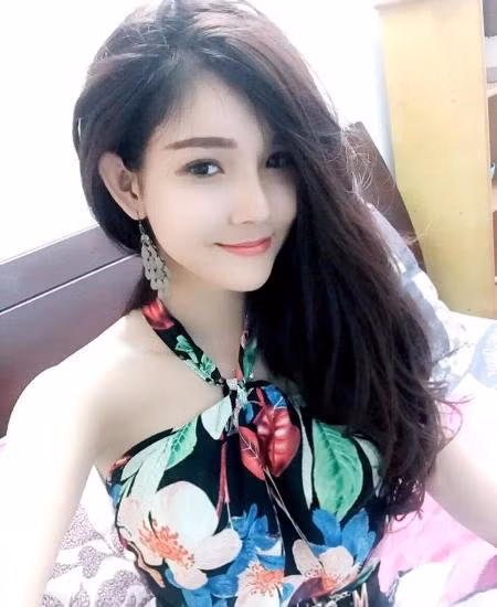 Sở thích của Như là nghe nhạc và mua sắm.