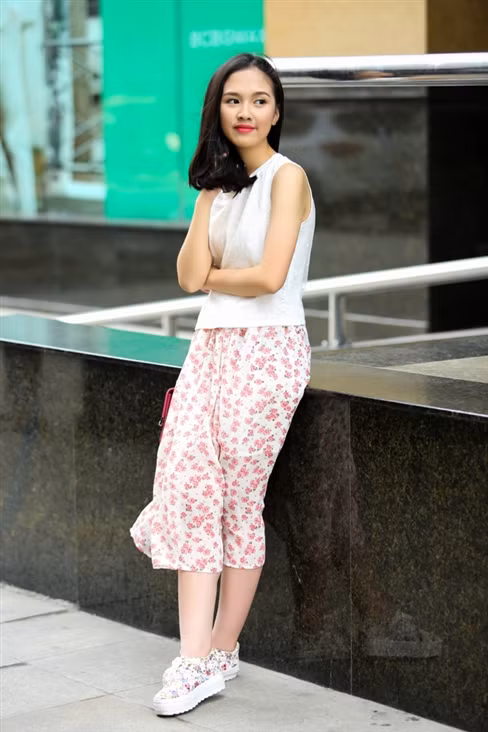 Năm 2013, Đỗ Hà Anh vượt qua hàng trăm thiếu nữ sinh đẹp và đăng quang cuộc thi Người đẹp Tràng An. Và cũng trong năm này, Đỗ Hà Anh tiếp tục giành danh hiệu hoa khôi cuộc thi Duyên dáng Hà thành.