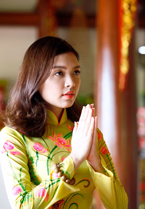 Thùy Dương cho biết, cô rất thích không gian chùa bởi ở đây rất yên tĩnh, giúp cho tâm hồn thanh thản.