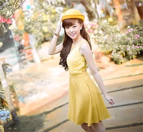 Quỳnh Anh còn tham gia đóng nhiều phim và làm người mẫu ảnh, quảng cáo.