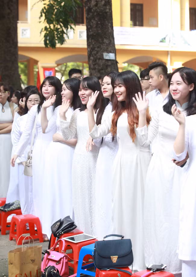 Rạng rỡ ngày khai trường.