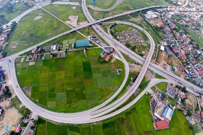Nút giao thông quốc lộ 5A vào Hải Phòng là đường giao thông huyết mạch giữa thành phố cảng với thủ đô Hà Nội.
