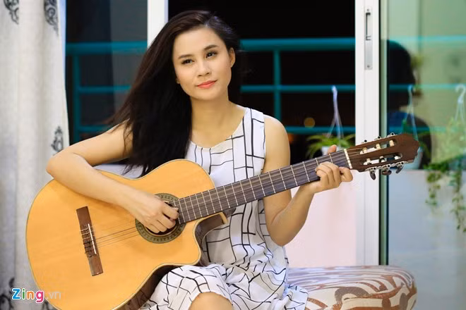 Thảo Nguyên về nhà vào lúc 21h, hiện cô sống tại một chung cư ở huyện Bình Chánh, TP HCM. Nữ MC đam mê chơi đàn guitar, nhưng vì công việc bận rộn nên cô chỉ luyện tập vào thời gian rảnh. Theo Thảo Nguyên, cô chơi đàn để nuôi dưỡng tâm hồn, vì âm nhạc làm cho bản thân cảm thấy dễ chịu, tăng trí nhớ và rèn luyện sự kiên nhẫn.