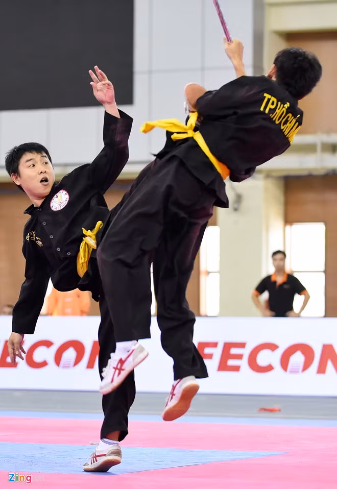 Một võ sinh đoàn TP HCM chia sẻ, để thành thục các tiết mục biểu diễn mà không gây nguy hiểm, thương tích phải mất công rèn luyện từ 4-5 năm.
