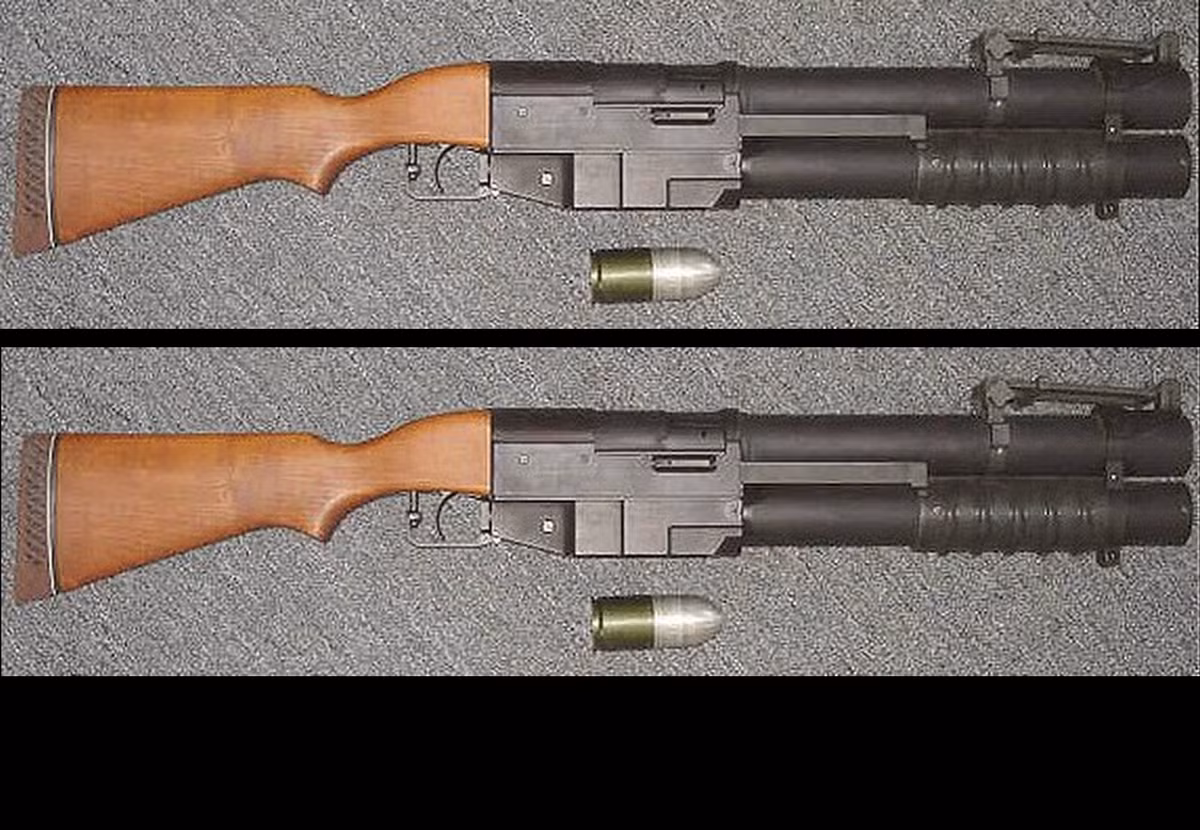 Cơ chế nạp đạn của súng phóng lựu China Lake làm ta liên tưởng đến các khẩu súng Shotgun với thiết kế buồng đại song song và kiểu lên đại bơm mỗi khi khai hỏa. Nguồn ảnh: Deadliest