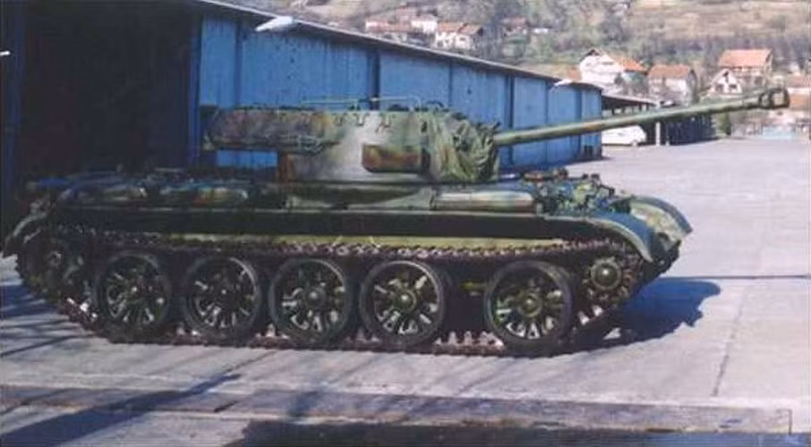 Một trong những hình ảnh cực kỳ hiếm hoi về xe tăng T-55-Hellcat.