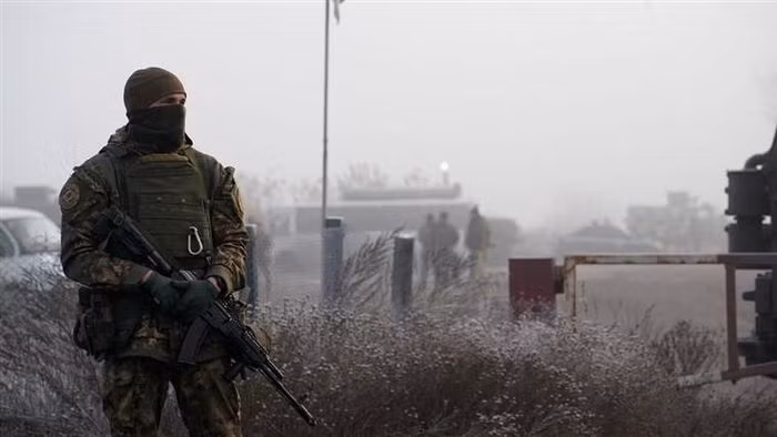 Trong lúc đó, phía Ukraine cho biết họ có ý định tiến hành một cuộc điều tra của riêng mình, chính quyền Kiev lập luận rằng đó không phải là các quân nhân trực thuộc quân đội Ukraine.