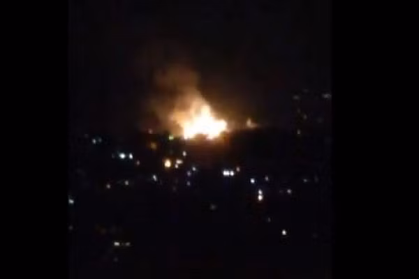 Israel lai khong kich du doi Syria