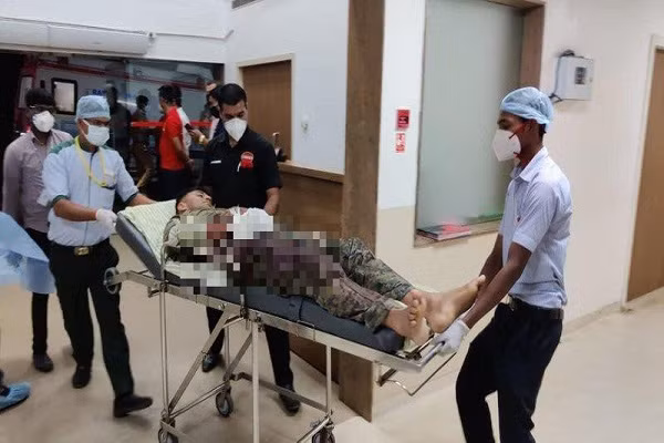 Bi phien quan phuc kich, hang chuc binh si An Do thuong vong