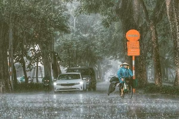 Thoi tiet hom nay (8/4): Bac Bo va Bac Trung Bo co mua rao va dong