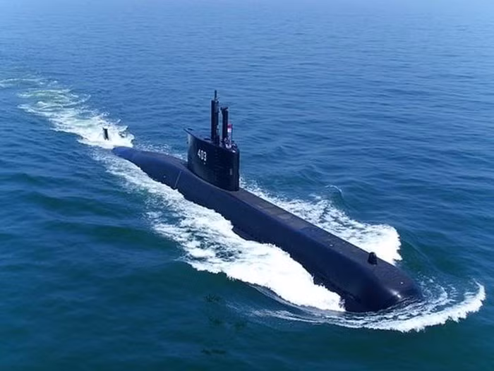 Tàu ngầm Type-209 có tốc độ tối đa 11 hải lý/giờ khi nổi, 22 hải lý/giờ khi lặn, phạm vi hoạt động 8.000 hải lý ở tốc độ 10 hải lý/giờ. Cho tới thời điểm hiện tại, đây vẫn là một trong số những tàu ngầm phi hạt nhân mạnh nhất thế giới.