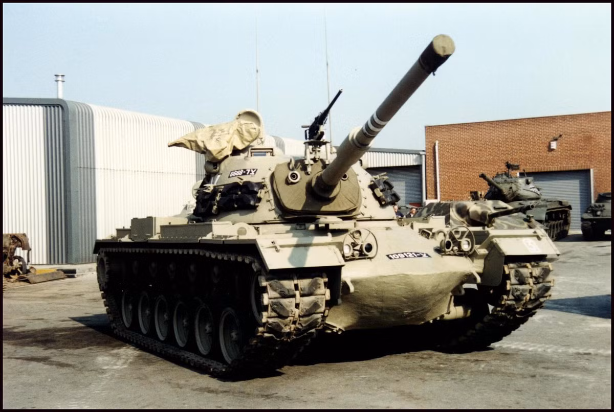 Dòng tăng Magach của Israel có tổng cộng 6 phiên bản chính. Chiếc xe tăng Israel mà Nga đang giữ có thể thuộc phiên bản Magach 3 hoặc Magach 5 - phiên bản hiện đại hóa dòng tăng M48A1/A1C/A3 Patton, tích hợp pháo tăng L7 105 ly của Anh, tháp chỉ huy thấp, nâng cấp hệ thống liên lạc, thay thế động cơ xăng bằng động cơ diesel Continental AVDS-1790-2A 750 mã lực và bộ truyền động CD-850-6.