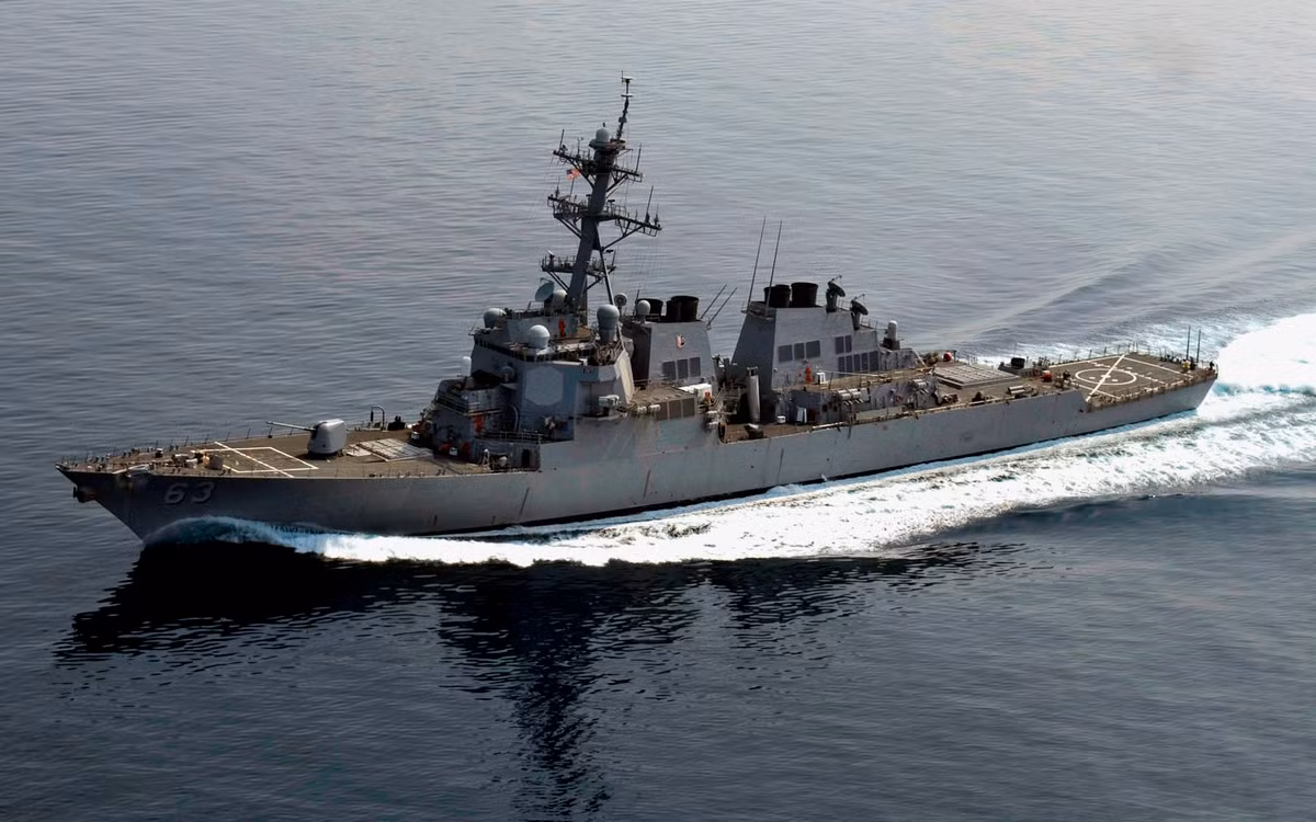 Ngoài ra còn có tàu khu trục tên lửa Aegis lớp Arleigh Burke mang tên USS Stethem. “Guardian Sea cung cấp cho lực lượng hải quân của chúng tôi cơ hội và thách thức trong việc phát hiện và theo dõi tàu ngầm, thực hiện các biện pháp liên quan tới chiến tranh chống tàu ngầm", thuyền trưởng tàu khu trục Mỹ H.B. Le nói với báo giới.